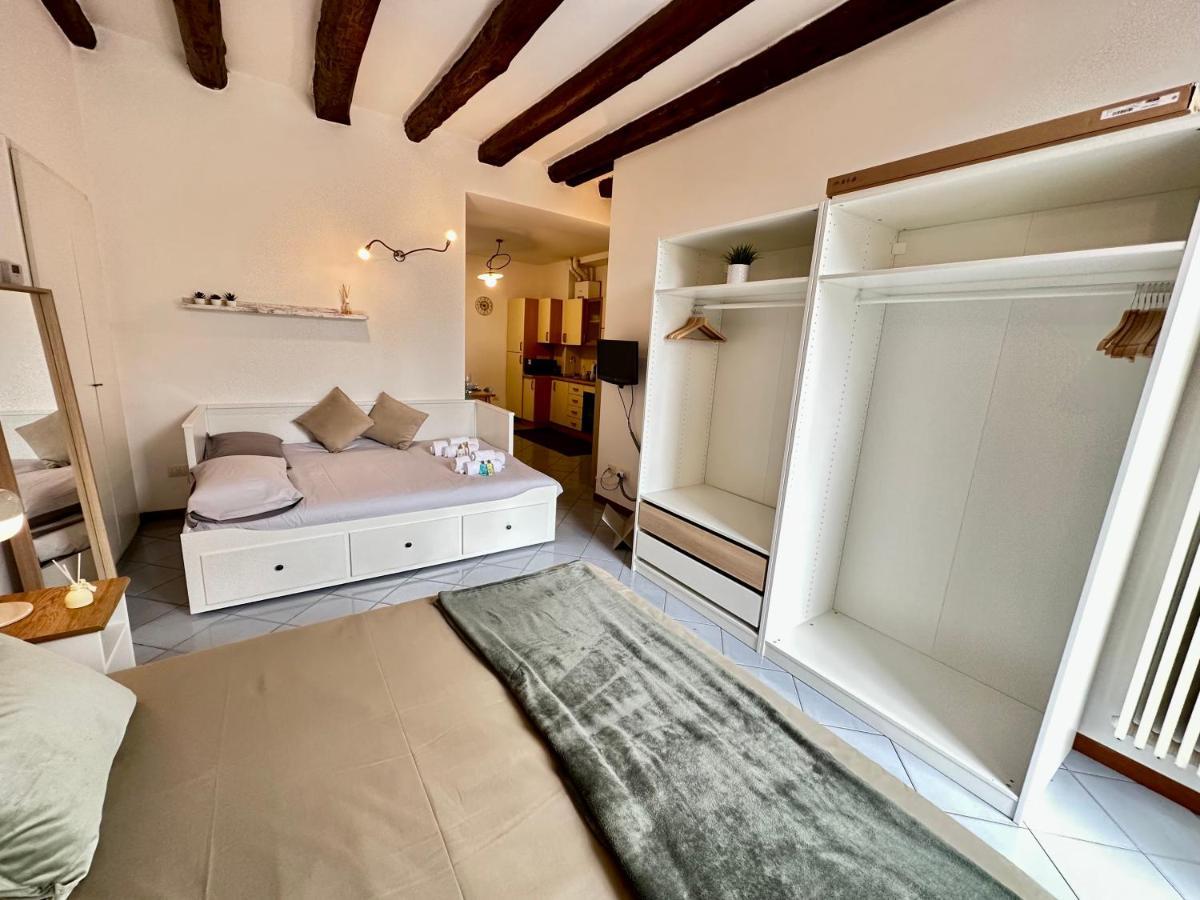 Apartment Near Airport - Loft Universita 4 Posti Letto *